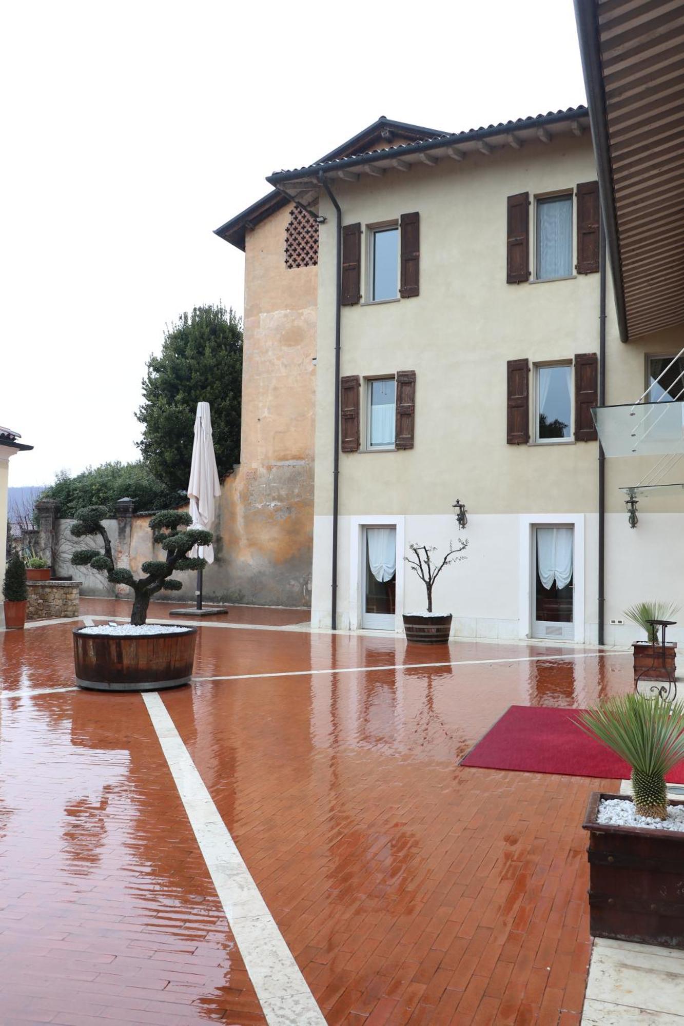 Borgo Santa Giulia Villa Corte Franca Buitenkant foto