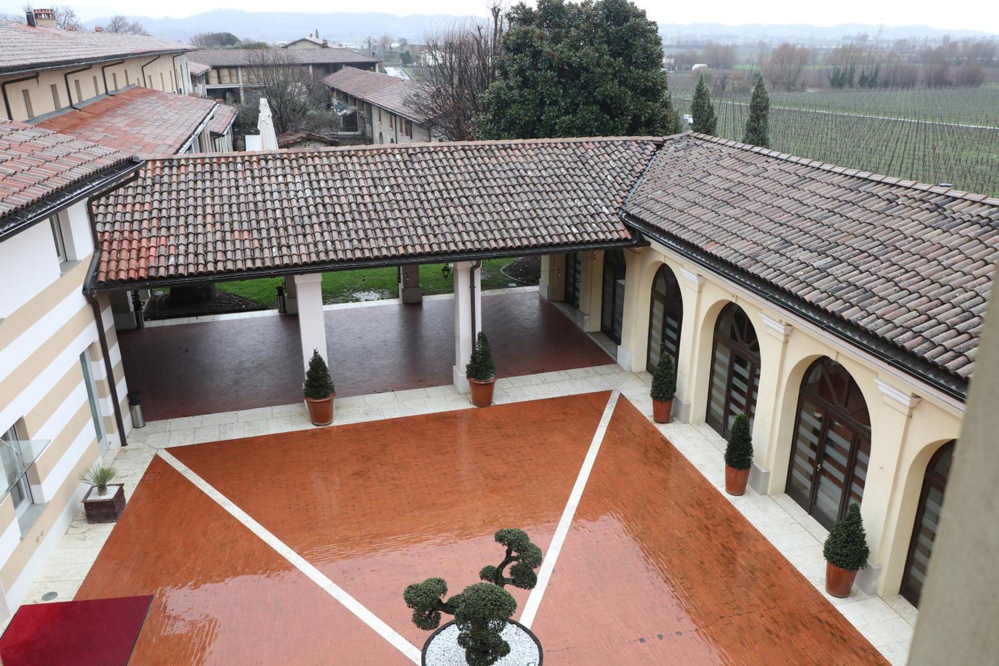 Borgo Santa Giulia Villa Corte Franca Buitenkant foto