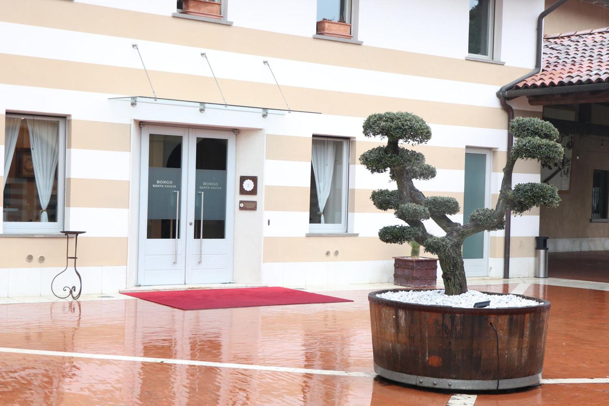 Borgo Santa Giulia Villa Corte Franca Buitenkant foto